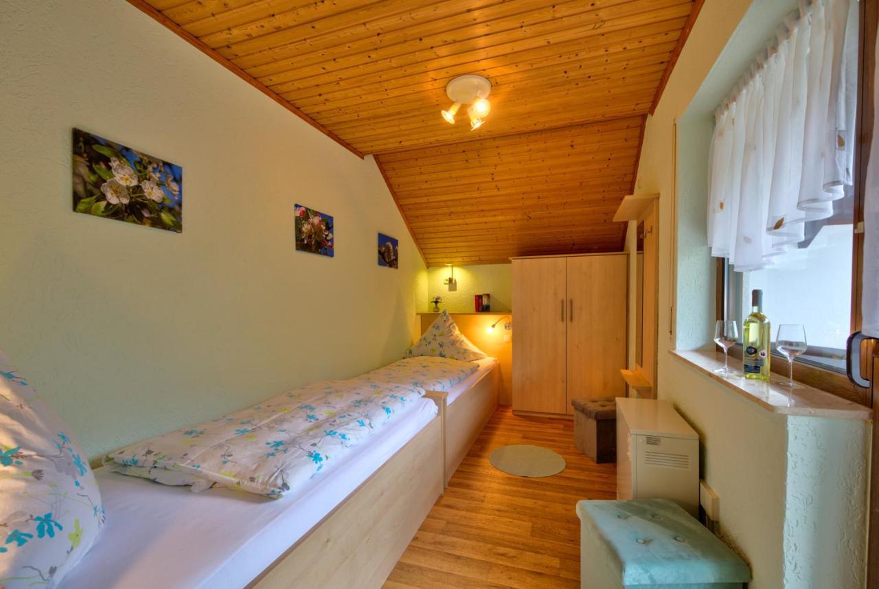 Ferienhaus "Anne" Und Weingut Willi Fett Ellenz-Poltersdorf Exterior photo